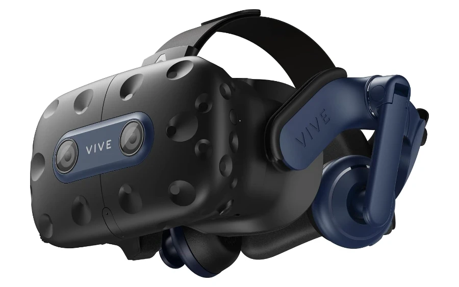 htc vive HTC Vive Pro 2 schuin van links met de dubbele camera aan de voorkant en de zwarte klittenbandband over de kruin
