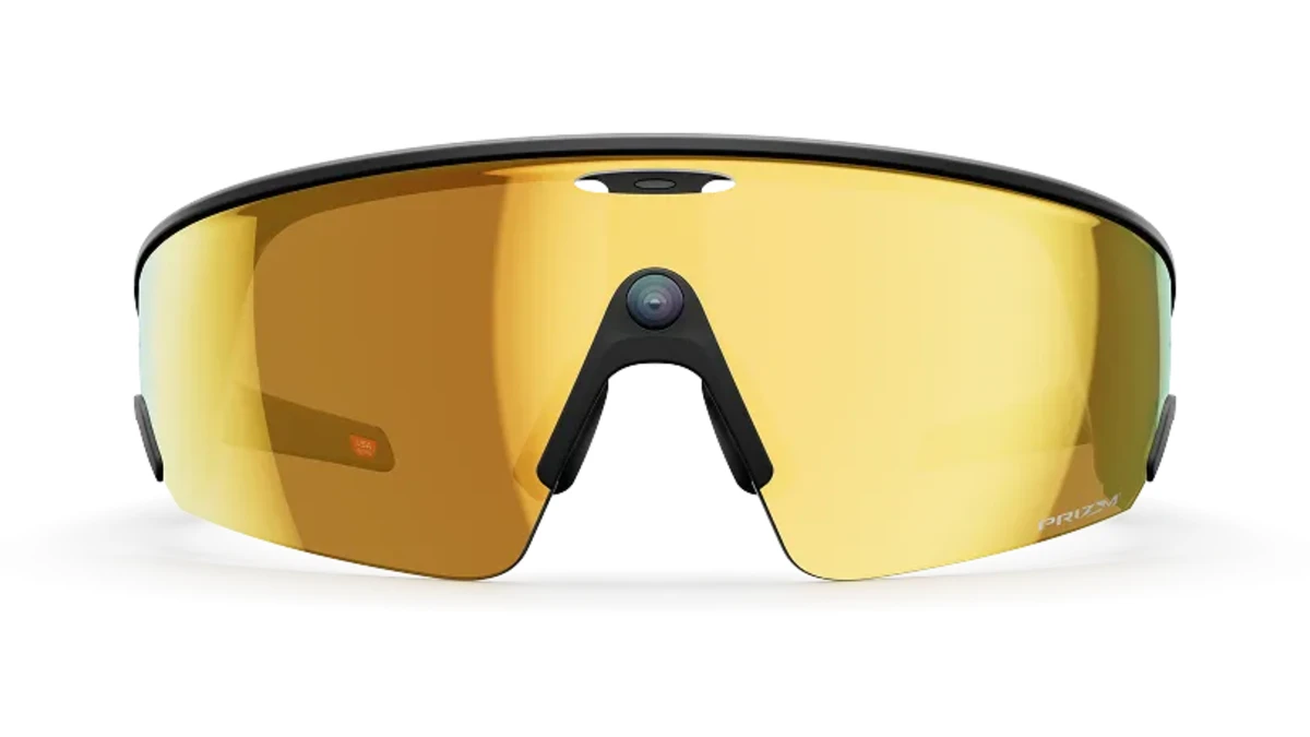 Oakley Meta Vanguard in Black met Prizm 24K-glazen, videostill recht van voren